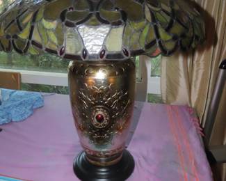 Tiffany Style table lamp.