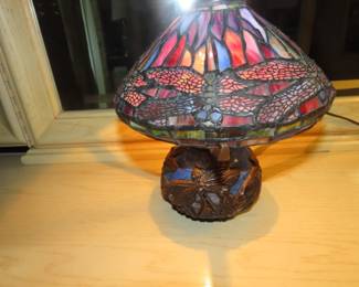 Tiffany Style table lamp.