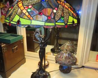 Tiffany Style table lamp.