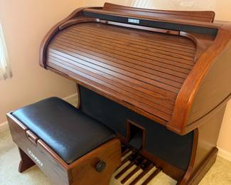 Lowrey Organ