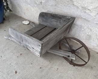 Outdoor garden wagon