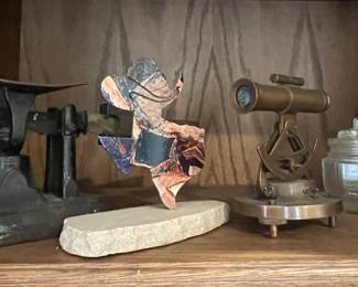 Assorted vintage collectibles 