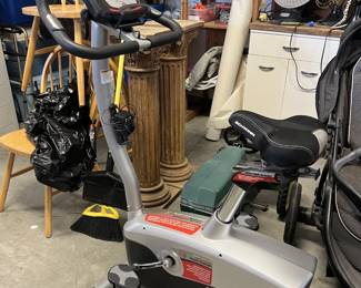 Schwinn 130 upright stationary exercise bike 