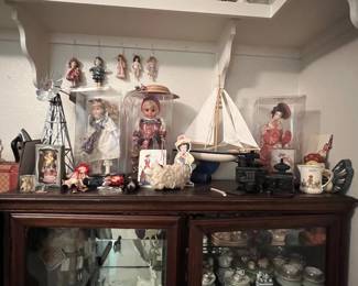 Assorted vintage and antique collectibles