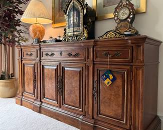 Drexel Heritage Traditional Dark Wood Credenza