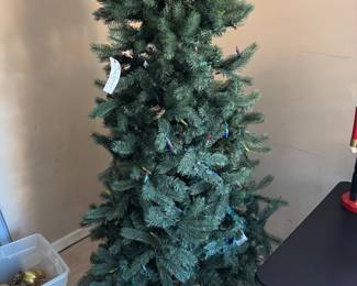 Pre lit Christmas tree