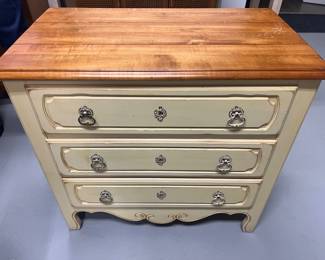 189. Ethan Allen 3 Drawer Chest (30" x 17" x 27")