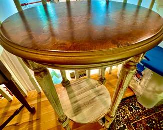 121. Round Side Table (16" x 24")