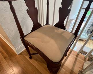 122. Corner Chair (19" x 19" x 33")