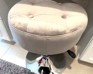 151. Vanity Stool (16" x 22")