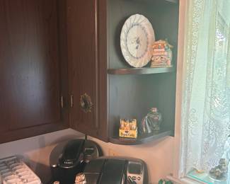 kitchen items, small appliances