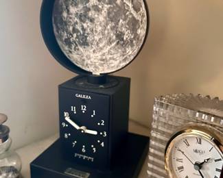 Moon phase clock