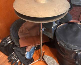 Slingerland Hi-Hat stand with cymbals