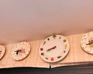 Plate wall clocks