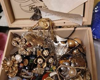 Silver and vintage jewelry 
