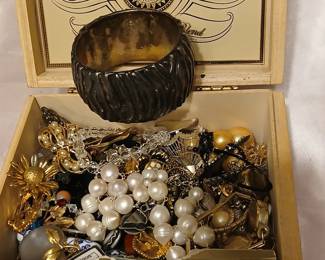 Vintage jewelry 