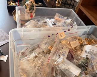 Vintage screw back & clip on earrings