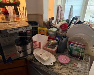 Kitchen items, juicer