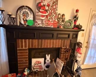 Santa picture, nutcrackers, musical clock
