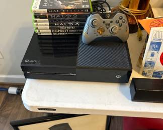 Xbox one with Controller and games 