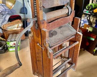 Early 1900’s collapsable WRINGER