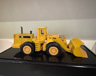 ERTL Caterpillar 988B Die-Cast Wheel Loader