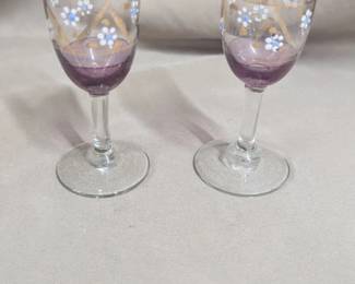 Pair Cordial Glasses 