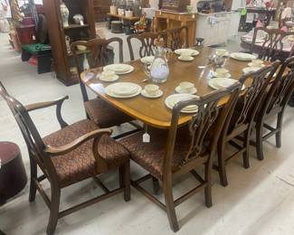 Kittinger Banded Dining Table w/2 Leaves