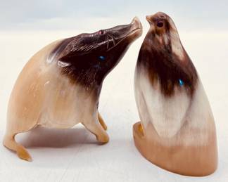 Handcarved Natural Color Bovin Horn wild boar or pig with dark and cream color