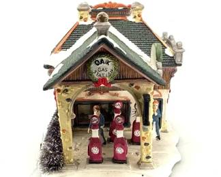 Vintage Holiday Time Country Charm Oak Gas Station Lighted Village Building