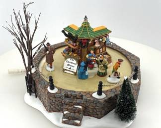 Dept 56 Dickens Village Town Square Market Lighted Christmas Display