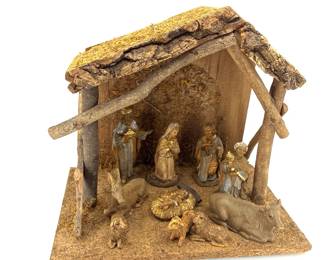 Vintage Rustic Nativity Scene with Wooden Stable  11 Figurines