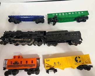 Vintage Lionel train cars & engine from 50’s