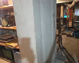early one door cupboard