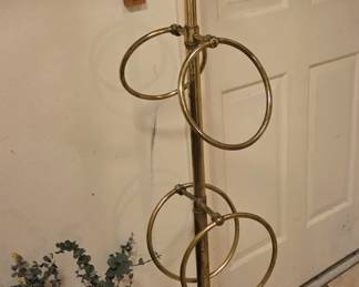 retro towel holder