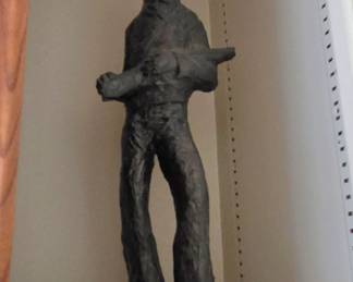 statue