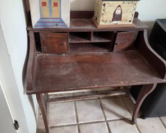 child's mini desk, vintage