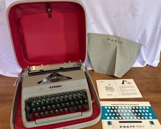 013 Vintage Facit TP1 Typewriter