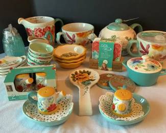 The Pioneer Woman Collection