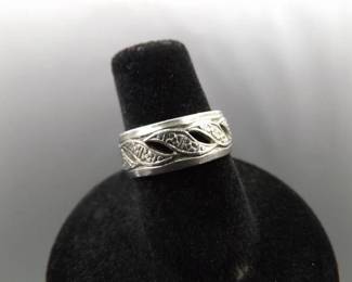 .925 Sterling Silver Styled Band Ring Size 6