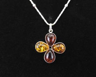 .925 Sterling Silver Amber Flower Pendant Necklace