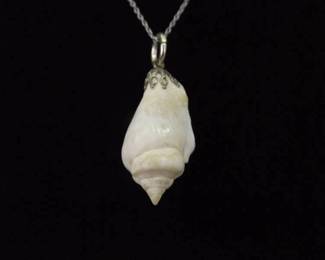 .925 Sterling Silver Conch Shell Pendant Necklace