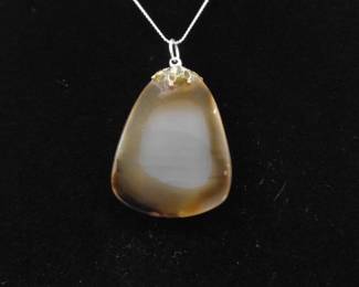 .925 Sterling Silver Agate Cabochon Pendant Necklace