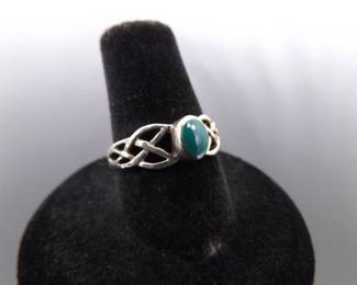 .925 Sterling Silver Celtic Knot Emerald Cabochon Ring Size 6.75