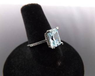.925 Sterling Silver Topaz Ring Size 7