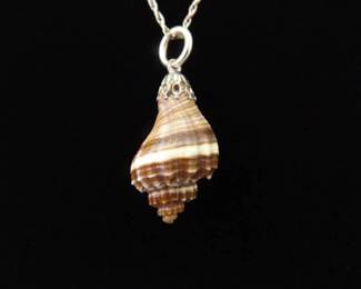 .925 Sterling Silver Conch Shell Pendant Necklace