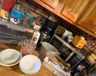 KITCHEN APPLIANCES