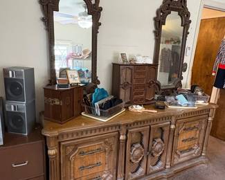 TRIPLE DRESSER & MIRRORS