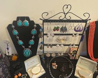 FASHION EARRINGS & SETS