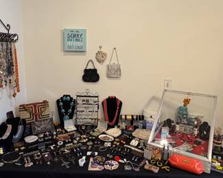 JEWELRY COLLECTION 